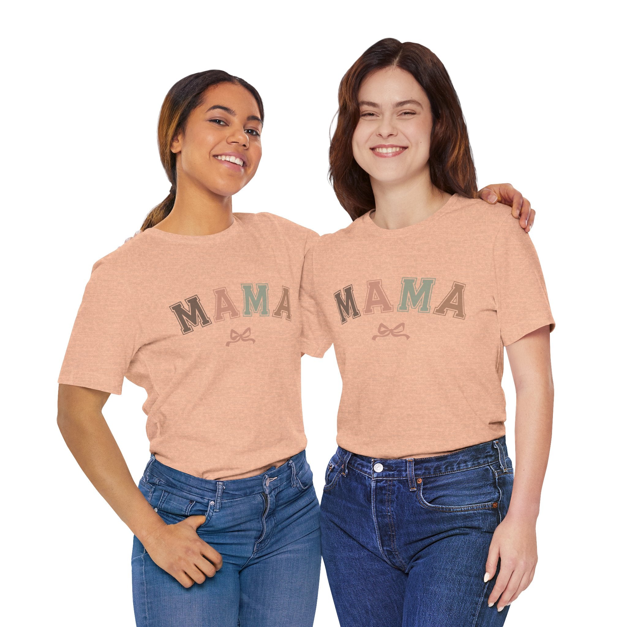 Mama arch text tee | Retro collegiate letters, small bow