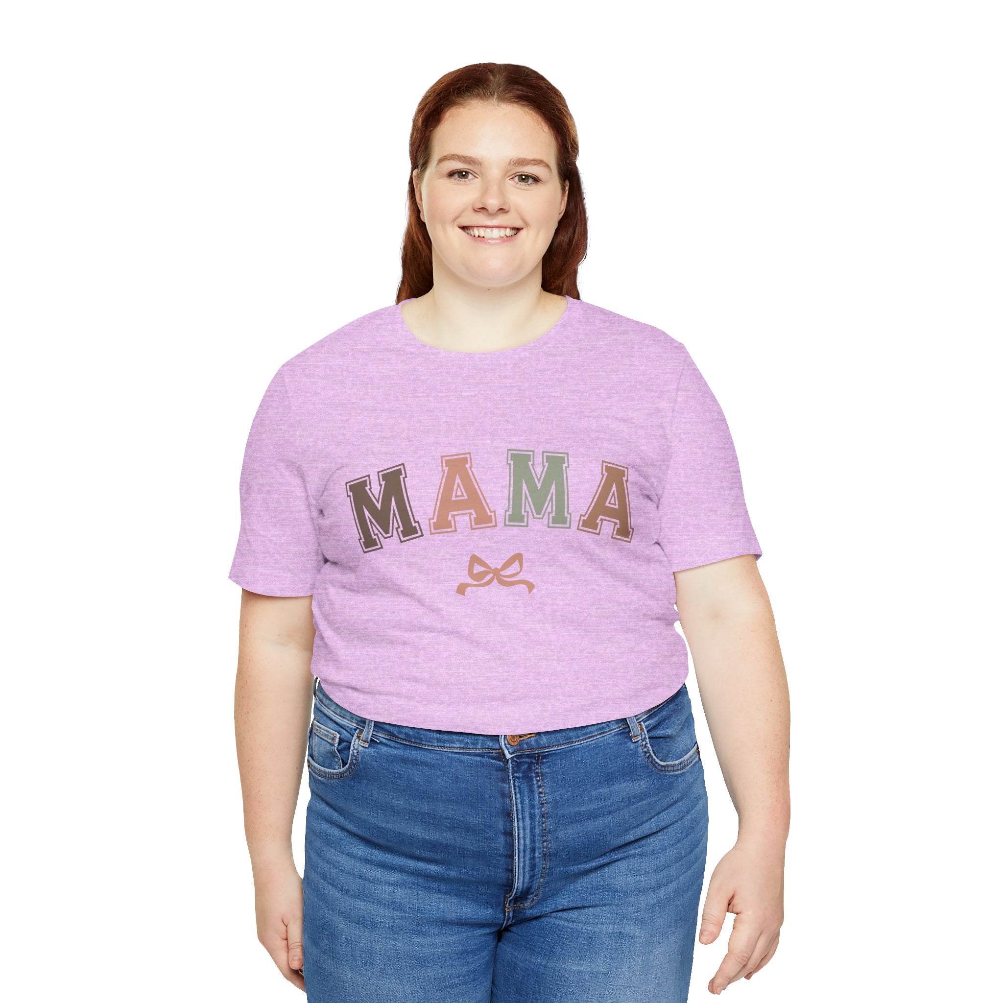 Mama arch text tee | Retro collegiate letters, small bow